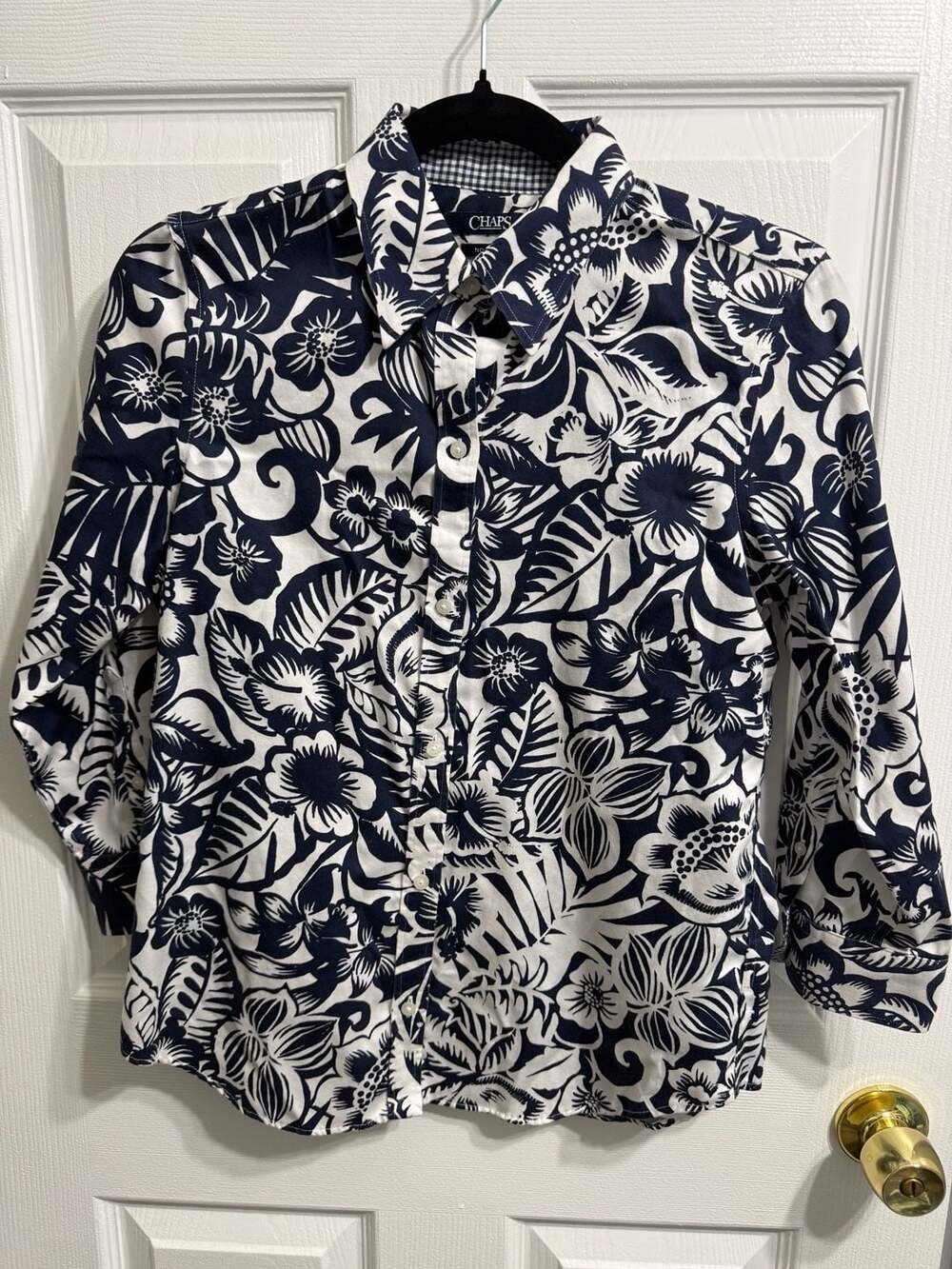 Chaps Button Down Shirt Size S Blue White Floral Cotton No Iron Top
